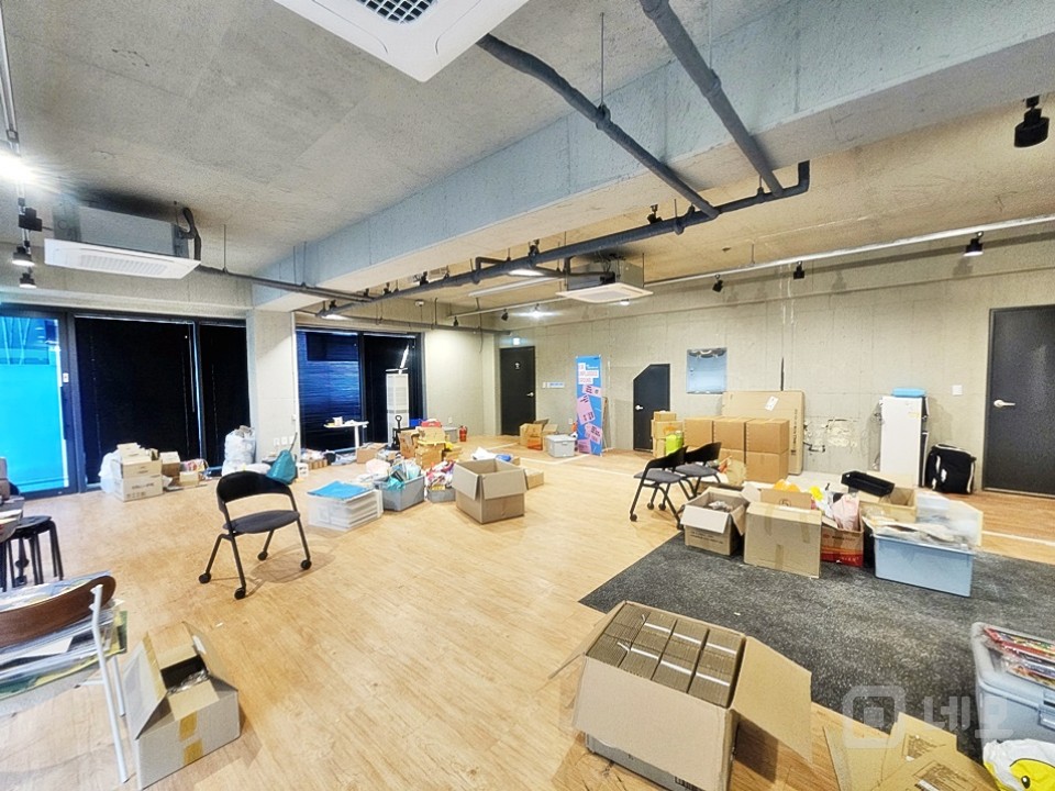 JS 합정역 역세권 S급 퀄리티의 1층 상가사무실 임대(단기임대 문의) 매물의 5번째 사진