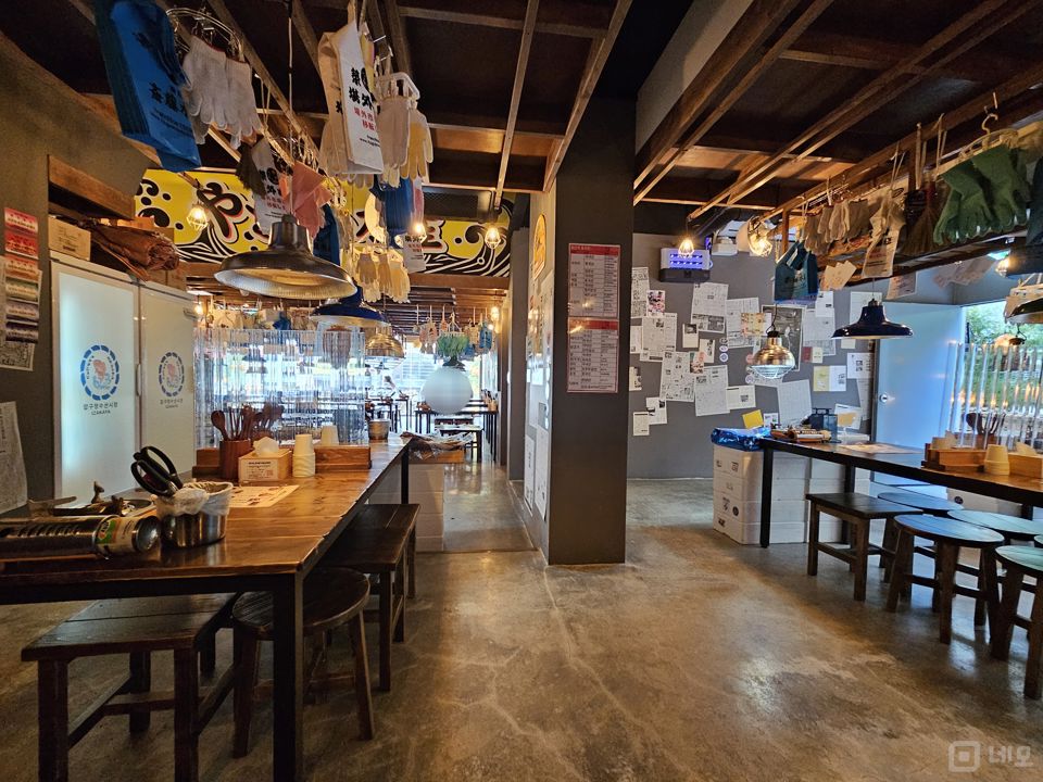 테라스 있는 역삼동 강남역 부근 번화가에 위치한 1층 해산물전문점 매물의 2번째 사진