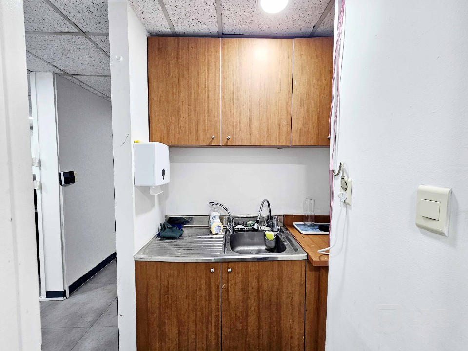 I세븐I 대로변·테라스·설비까지 갖춘 최적의 홍대 오피스 매물의 18번째 사진