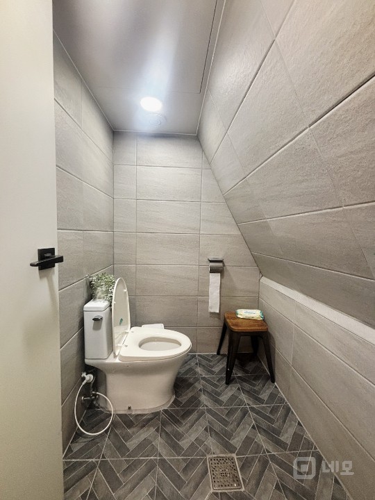 인테리어 굿~! 홍대 와우공원 인근 상가 사무실 매물의 19번째 사진