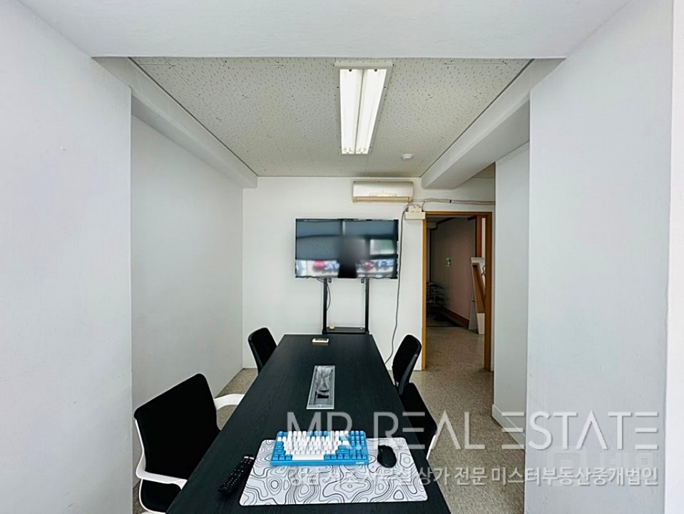 ★교대역2분.인테리어최상.화이트톤.층고높음.사무실ACE★ 매물의 9번째 사진