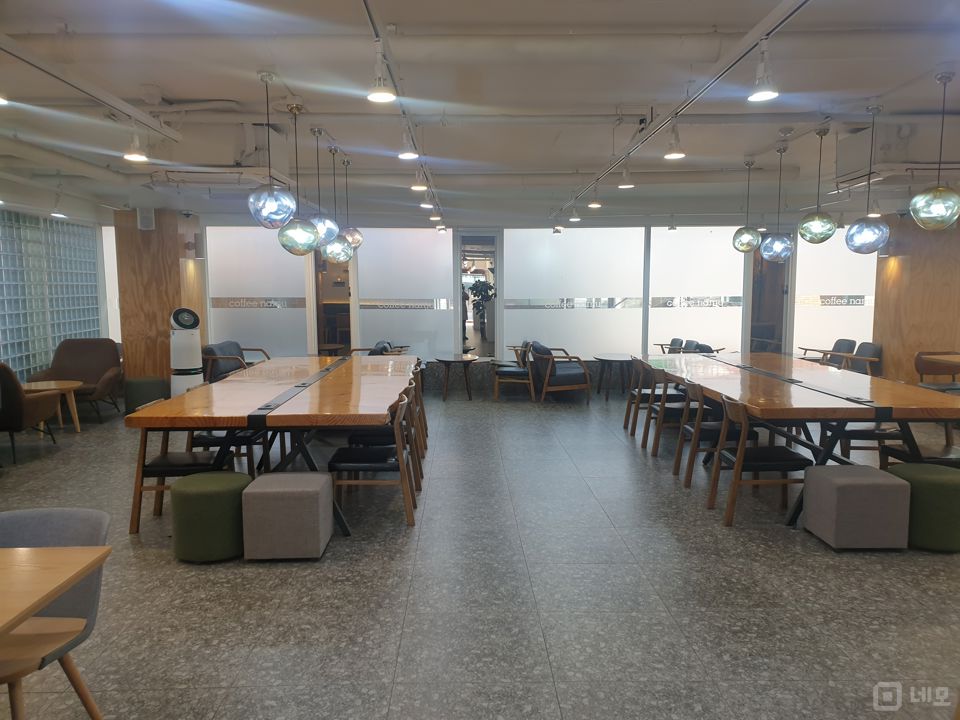중앙대학교 인근에 위치한 1층 상도동 카페 매물의 1번째 사진