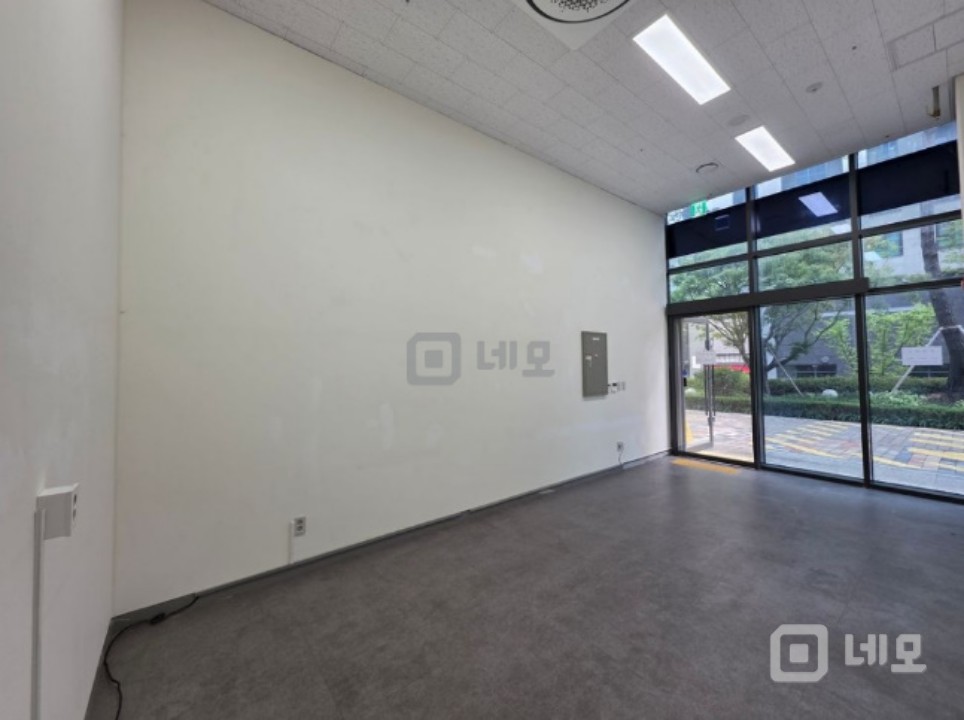 고속터미널역 대단지아파트 대박자리 무권리 상가 사무실 매물의 2번째 사진