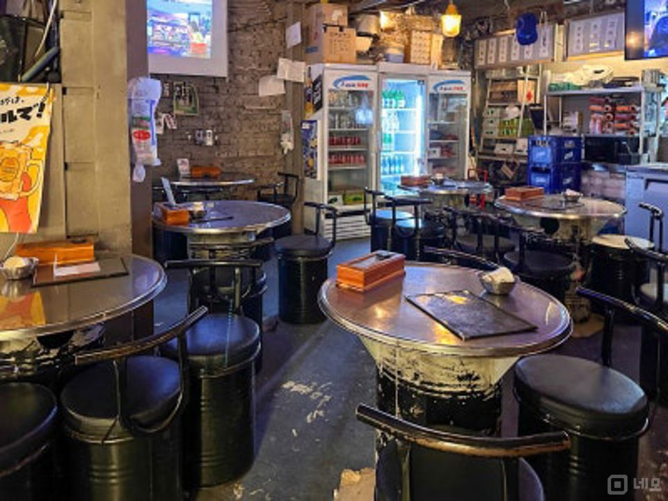 서교동 번화가에 위치한 실내포차 매물의 1번째 사진