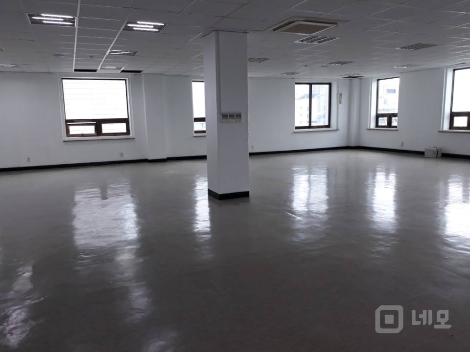 영등포시장역 대로변 넓은 사무실 매물의 5번째 사진