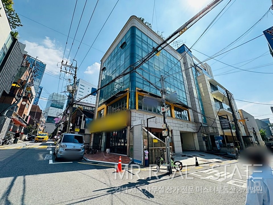 신사역세권.자주식주차.화이트톤인테리어.ACE매물 매물의 1번째 사진