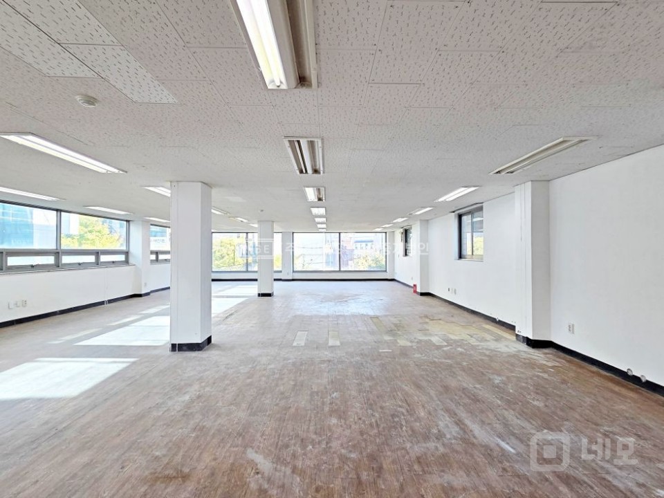 RISE 가성비 61p 인테리어완비 반듯한구조 주차편리 매물의 16번째 사진