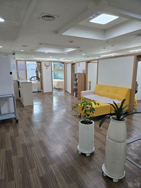📍 부천시 상동 넓고 깔끔한 상가 임대 매물의 1번째 사진