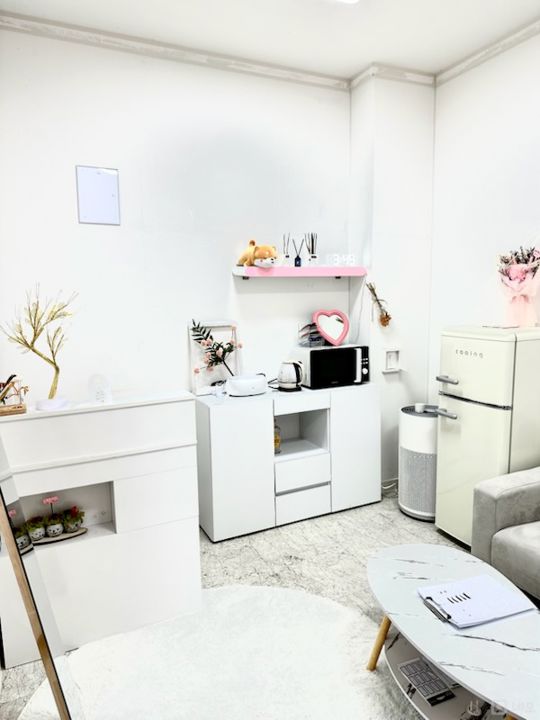 시설 집기 포함, 인테리어 완비된 김량장동 뷰티샵 매물의 2번째 사진