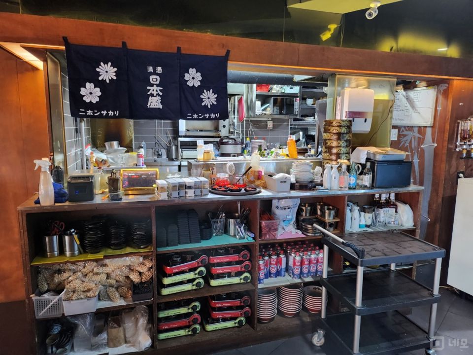 논현동 중심상권 위치, 시설, 인테리어 완비, 매출 좋은 이자카야 매물의 3번째 사진