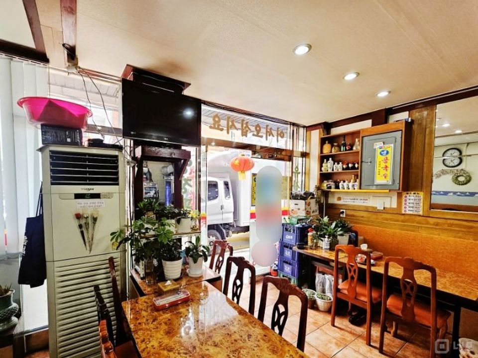 단골고객과 입소문으로 매출이 안정적입니다 매물의 2번째 사진