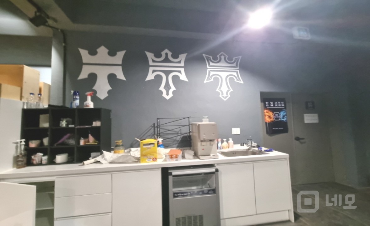 귀한 기둥없는구조/층고높은 지하1층 매물의 4번째 사진