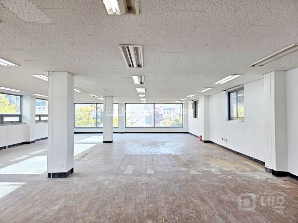 RISE 가성비 61p 인테리어완비 반듯한구조 주차편리 매물의 2번째 사진