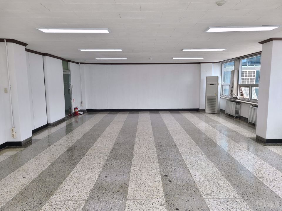 시청역 4번 출구 2분 거리의 교통이 편리한 사무실 매물의 2번째 사진