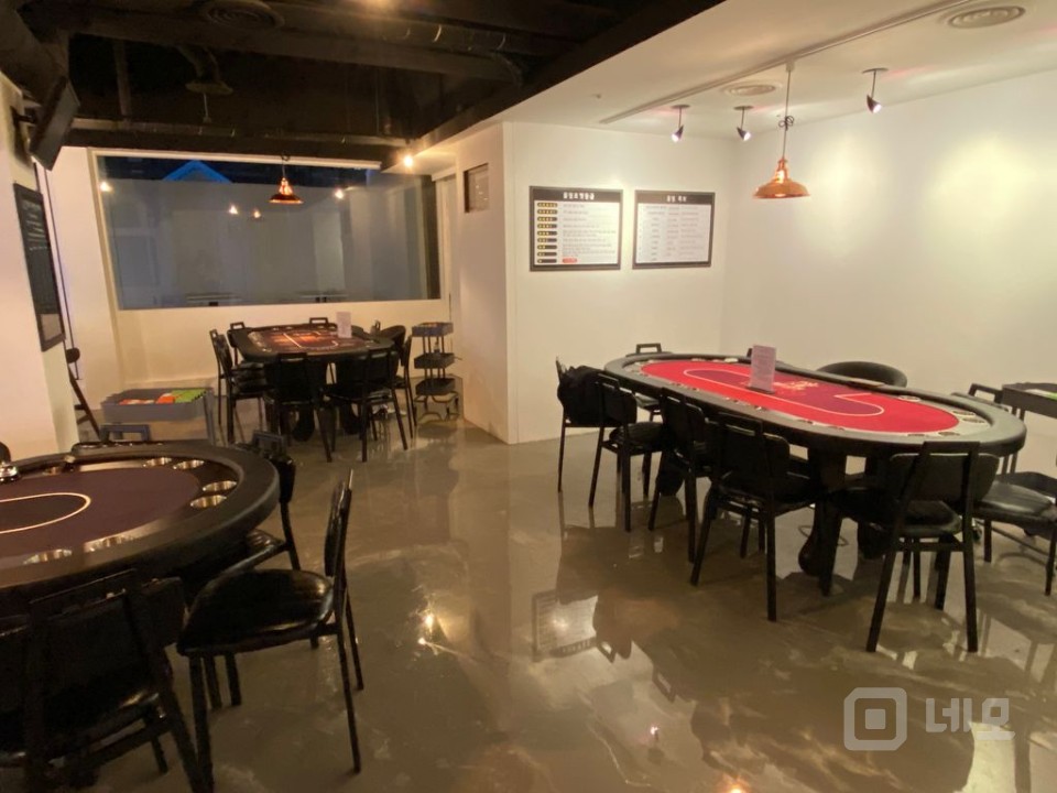 사당역 먹자골목 홀덤펍 임대 매물의 2번째 사진