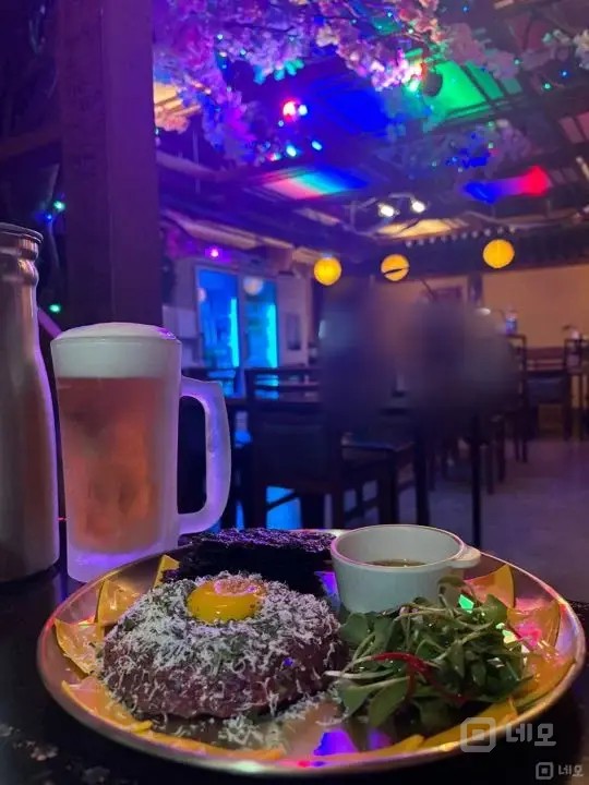 왕십리역6번출구 바로앞 퓨전한식주점입니다. 매물의 4번째 사진