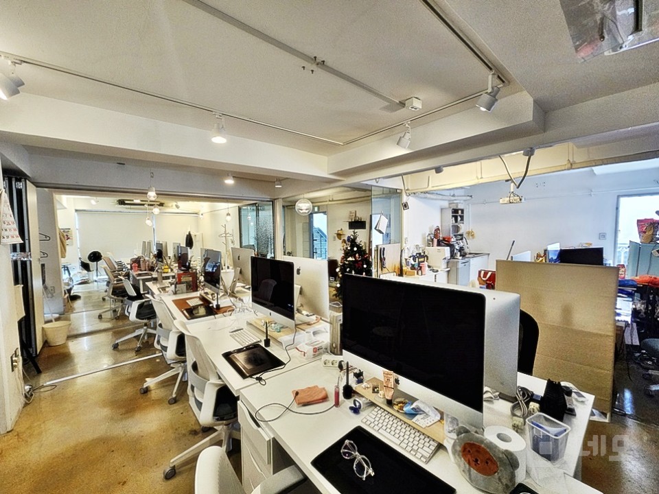 JS 서교동 깔끔한 유리룸 1개 사무실 임대 매물의 6번째 사진