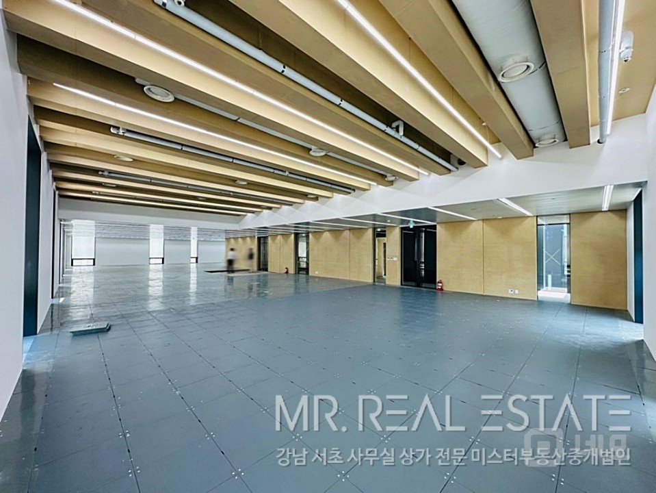 실사진 서초역1분 S급외부내부 자주식주차12대 랜드마크건물 매물의 9번째 사진
