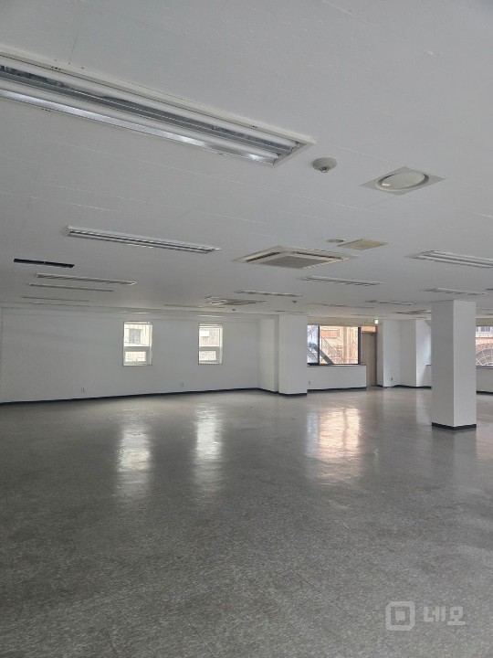 초역세권 대로변 채광좋은 75평 사무실 매물의 3번째 사진