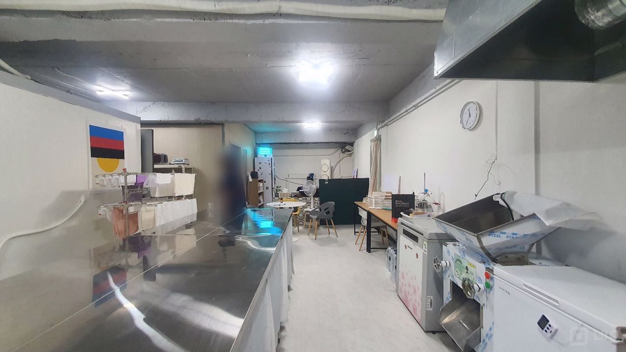 유동인구 많은 방배동 대로변 지하 상가 매물의 3번째 사진