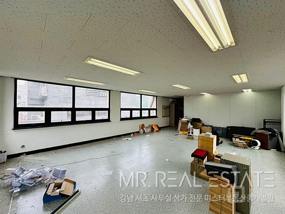 내부인테리어 깔끔, 넓은 면적, 화장실 리모델링 예정, 가성비 좋음 매물의 6번째 사진