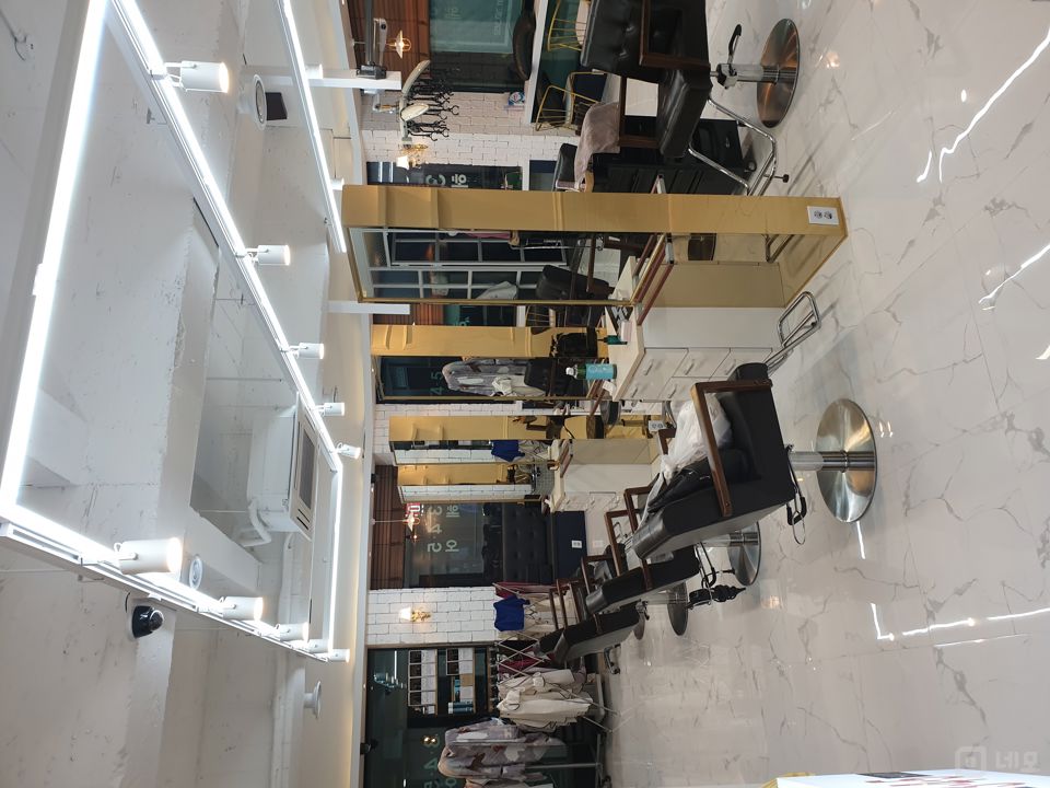 경안동 번화가  유동인구 많은 사거리 코너자리 미용실 매물의 1번째 사진