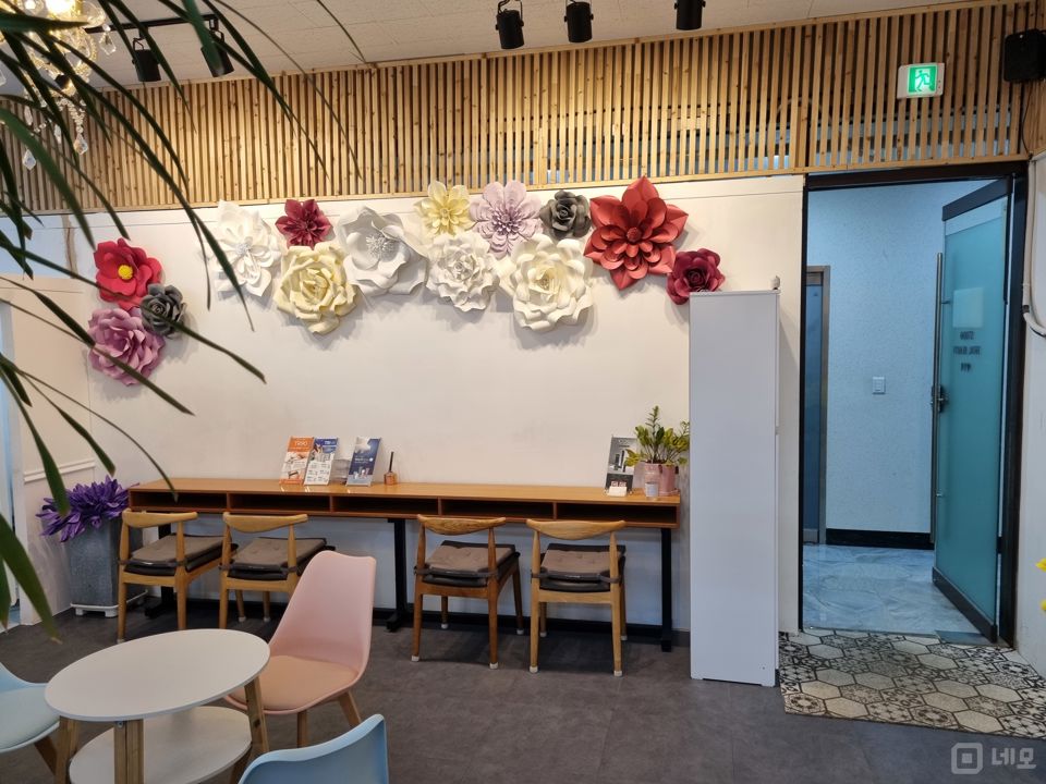 대로변 코너, 배다리저수지 인근에 위치한 4층 비전동 피부미용 매물의 1번째 사진