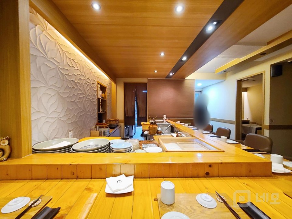 청담CGV맞은편 먹자골목 1층 무권리상가 매물의 5번째 사진