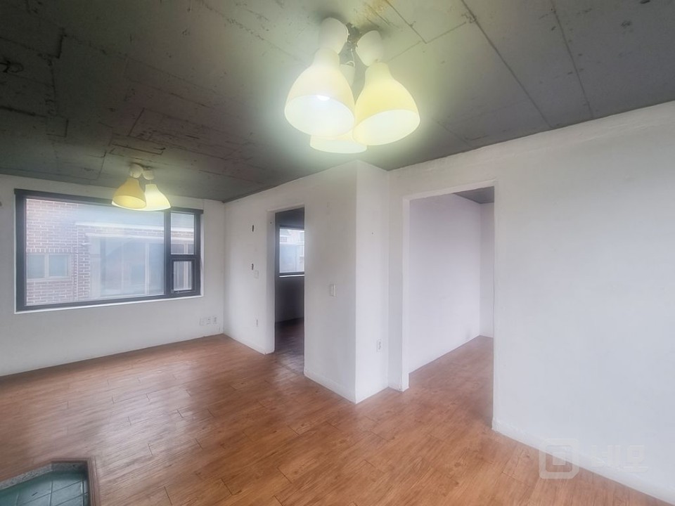 홍대 합정역 메타폴리스 뒤 가성비 아주좋은 상가사무실!! 매물의 4번째 사진