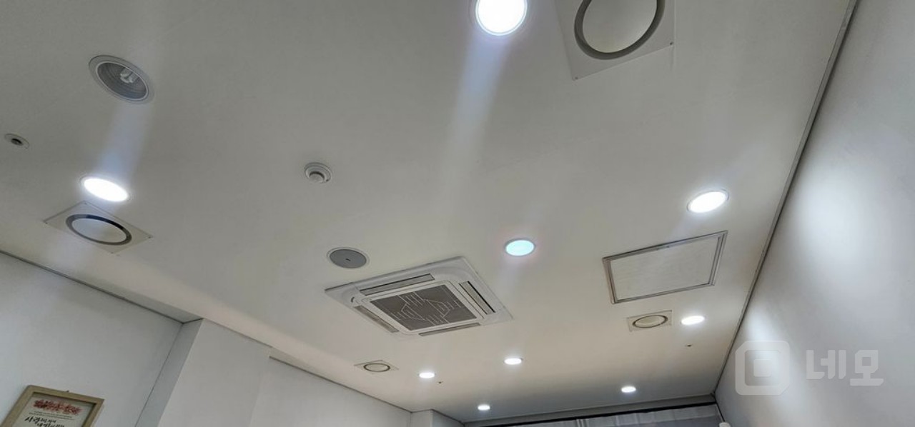 노출도 굿 네일아트 몸만들어오면 되는 상가 매물의 10번째 사진