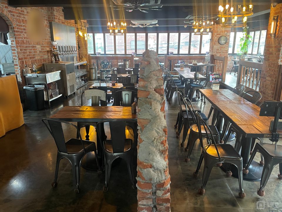 대학사 상권에 위치해 단체 손님이 많은 서초동 2층 상가 매물의 1번째 사진