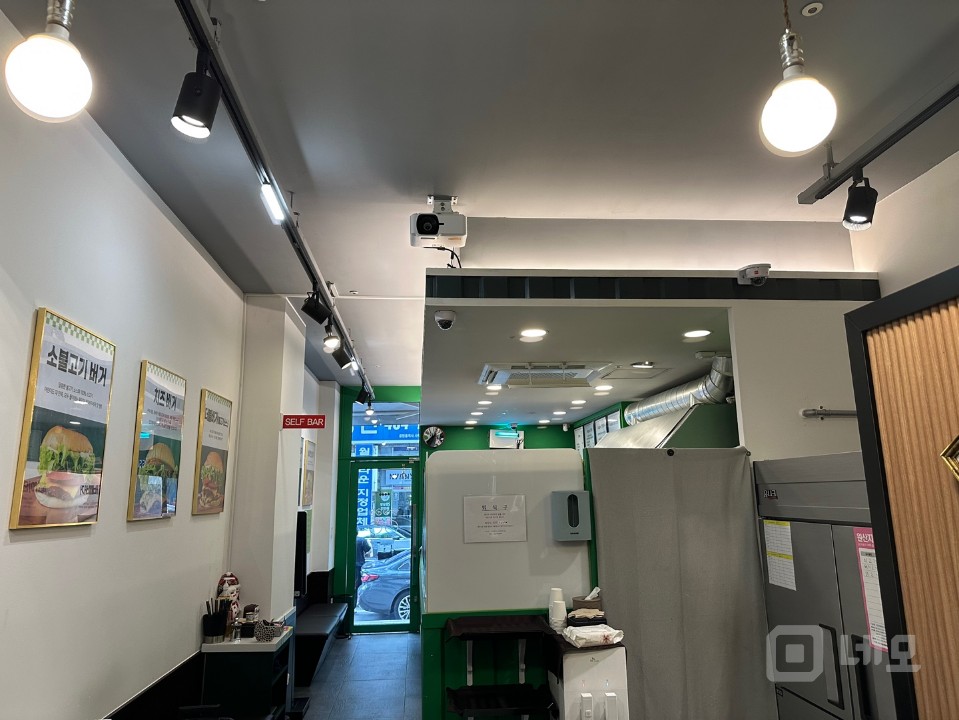 안산 고잔신도시 문화광장 근처이며 올리브영이 바로 옆이라 유동인구 많음 매물의 1번째 사진