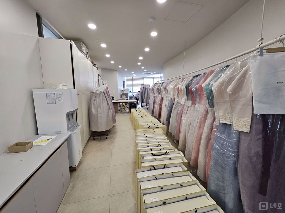 접근성 좋은 대로변, 논현동 6층 한복집 매물의 1번째 사진