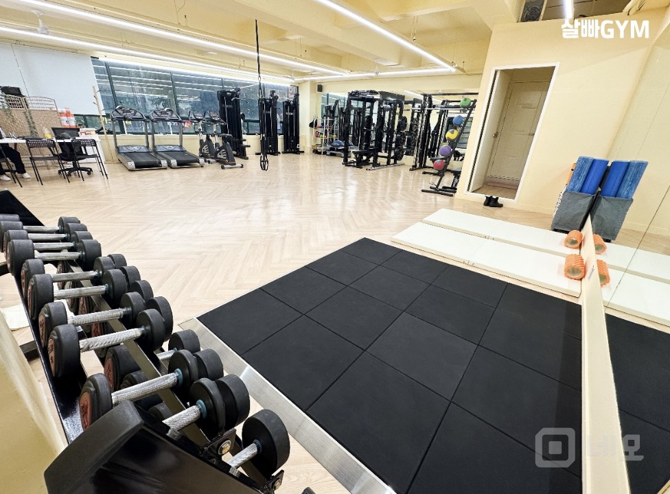 안산 이동 한대앞역 도보 5분거리 대로변 2층 PT샵 임대 매물의 1번째 사진