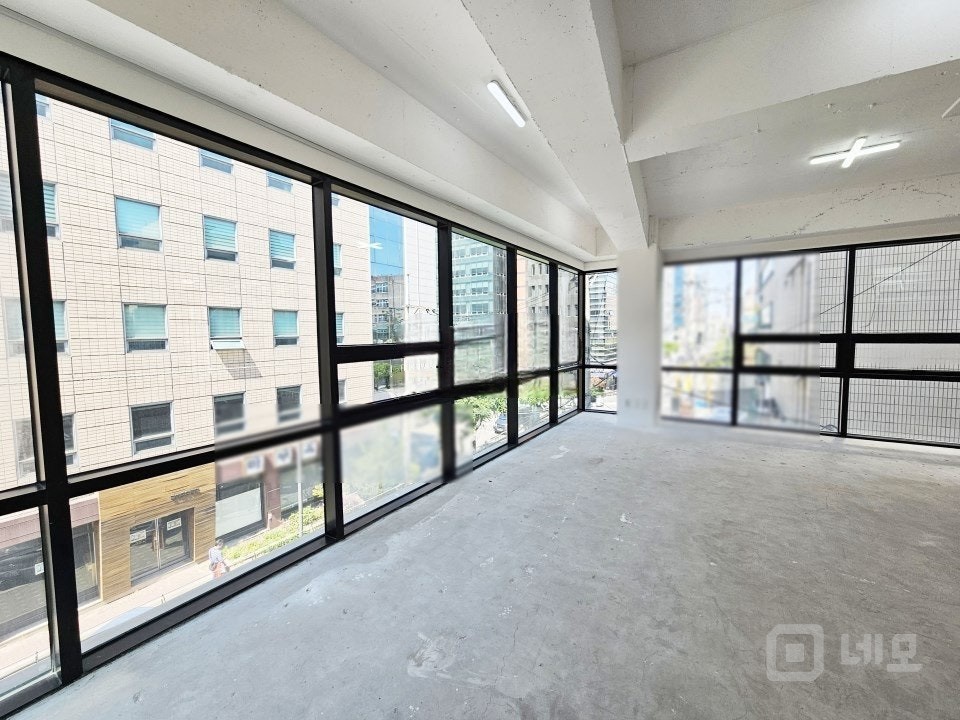 ✔ 너무나 밝은사무실 매물의 1번째 사진