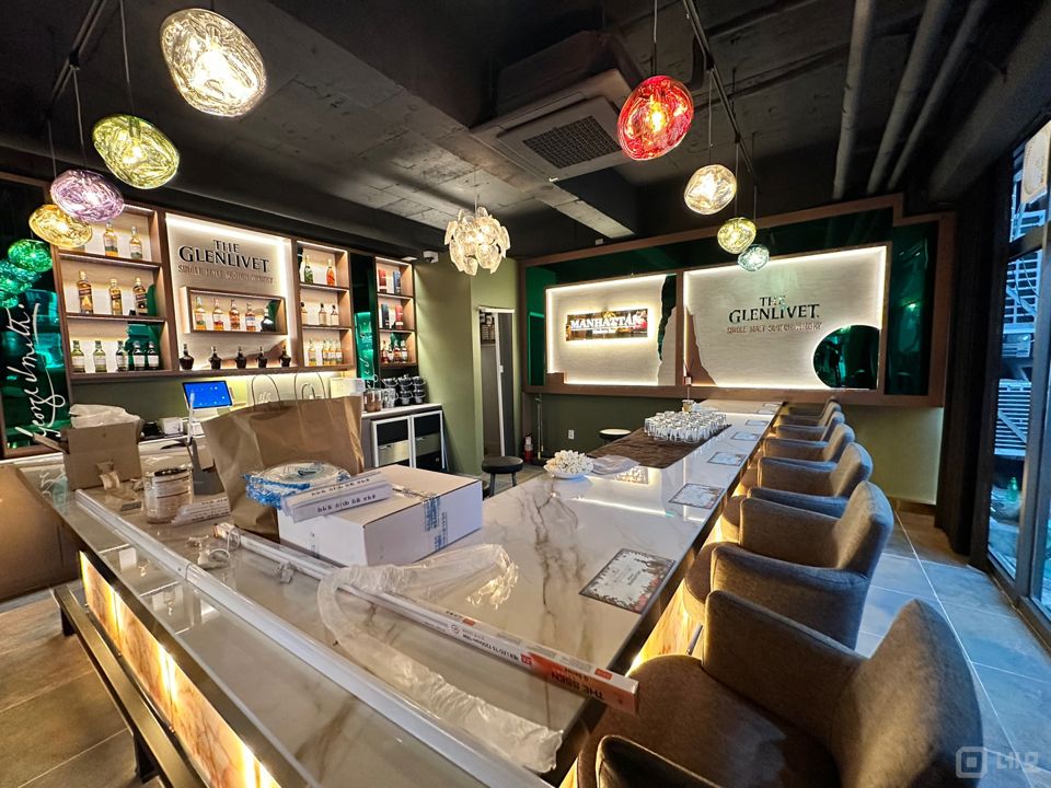 역세권, 시설 깔끔한 방배동 1층 바 매물의 2번째 사진