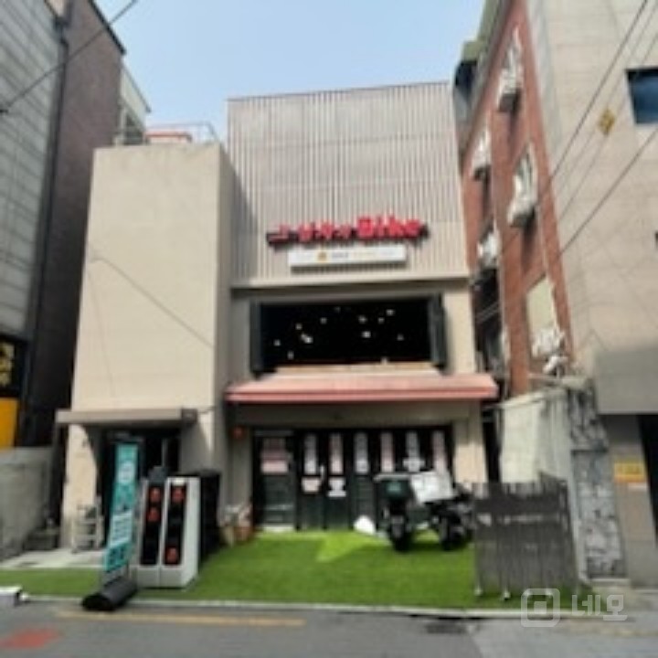 리모델링된 모두의 거리 먹자상권 상가 매물의 1번째 사진
