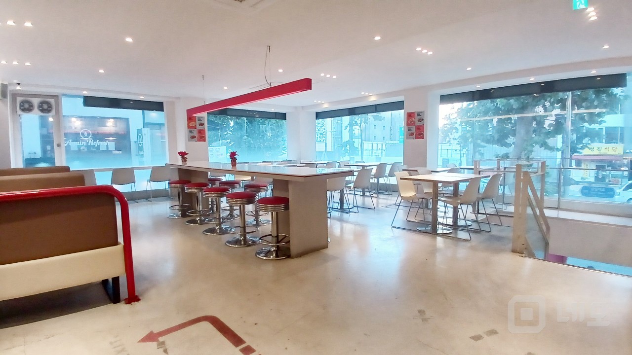 종각역 청계천인근 대로변 코너 1층+2층 가시성 좋은 상가 매물의 3번째 사진