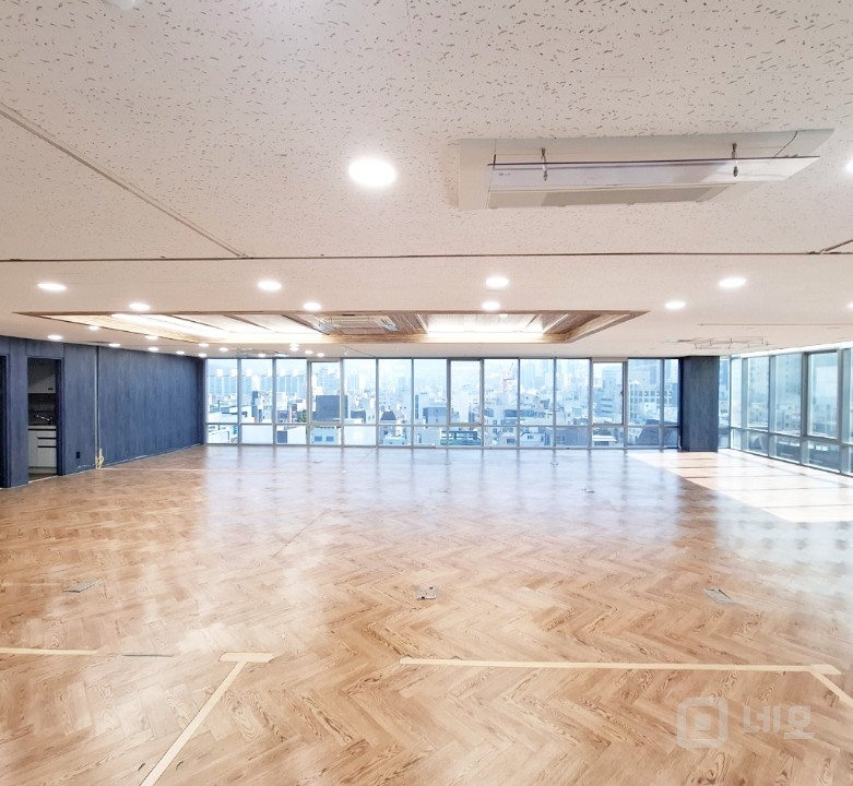 🏙️ 동교동 대형 사무실 임대 – 8층 전체 (276.51㎡) 매물의 4번째 사진