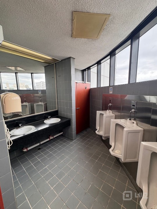 한강뷰 가성비 최고의 사무실 최고층 주차편리 강변북로 앞 매물의 14번째 사진