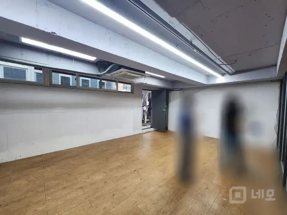 압구정역 도보 5분 깔끔한 사무실 매물의 4번째 사진