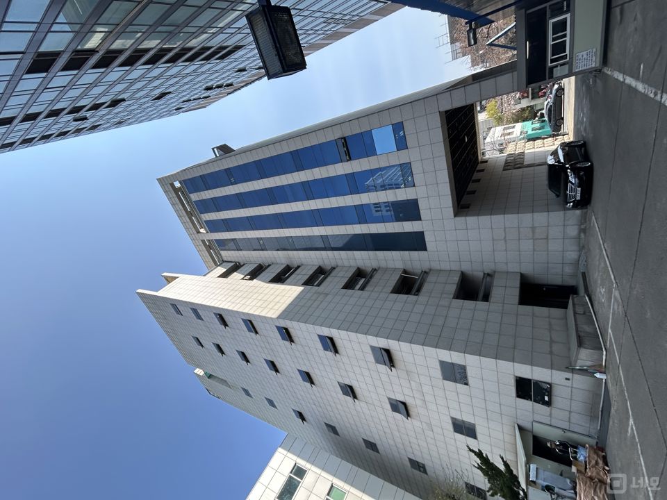 강남역 분당선 위치한 깔끔한 오피스 매물 매물의 4번째 사진