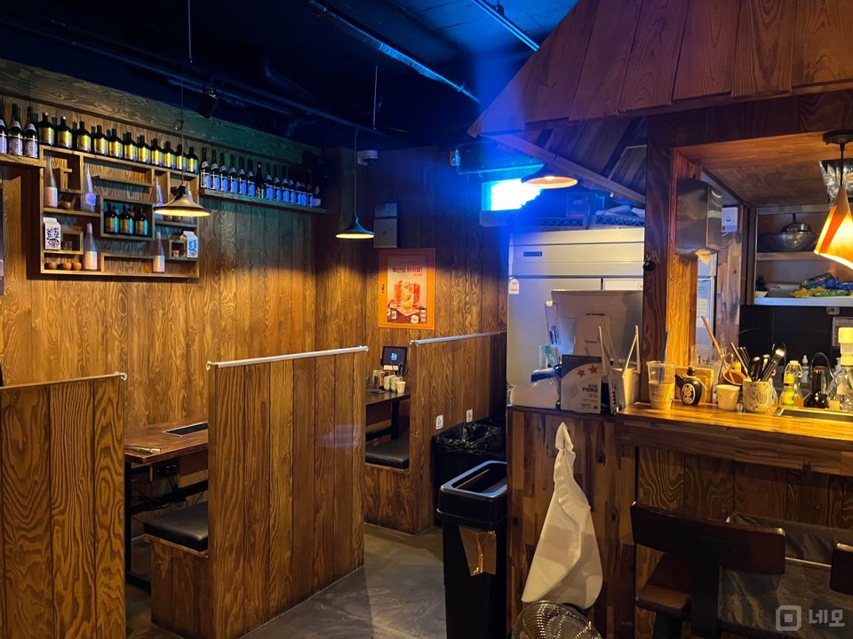 신사동 역세권, 깔끔한 인테리어 및 시설 요리주점 매물의 1번째 사진