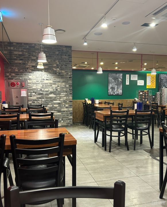 오피스 상권, 여의도공원 앞 대로변 지하1층 음식점 매물의 2번째 사진