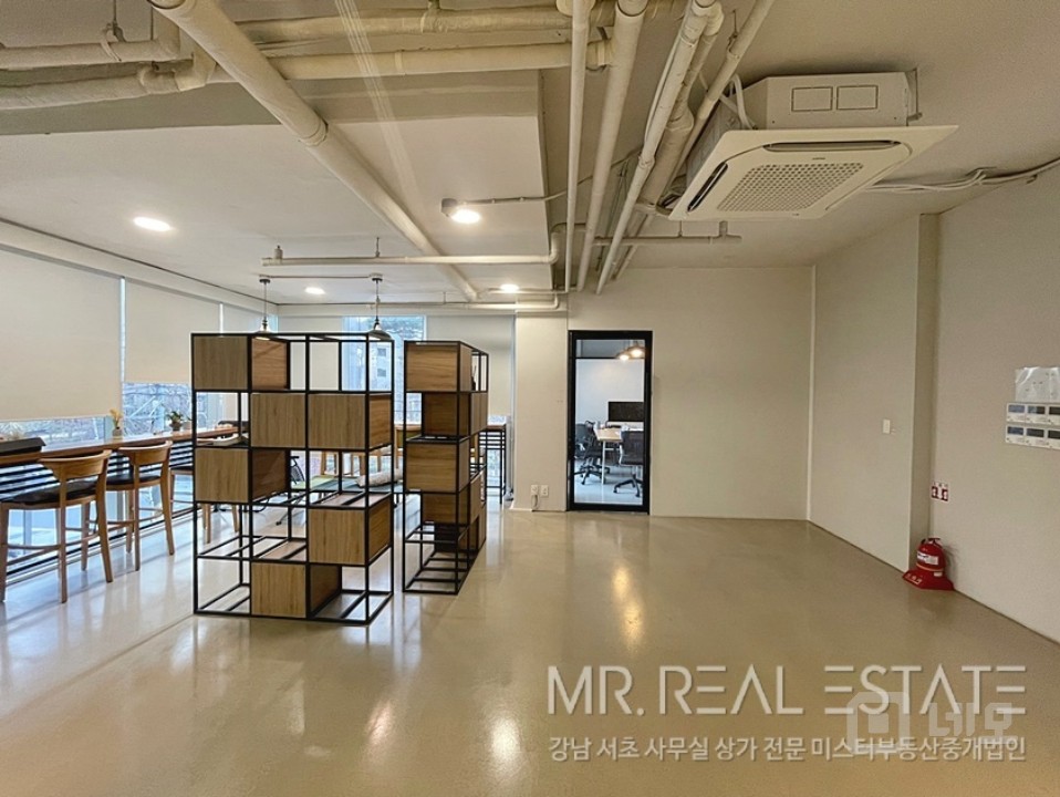 실사진 강남역인근 S급인테리어 주차2대 무권리 우성아파트사거리 매물의 4번째 사진
