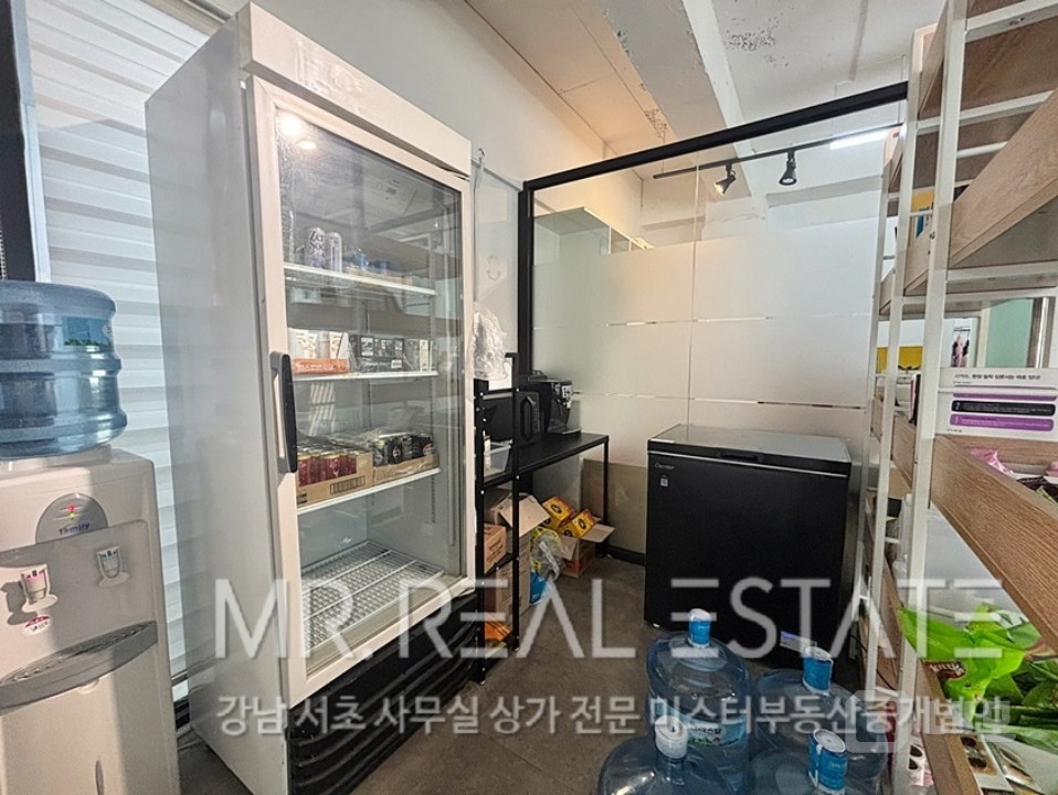 신논현도보 2분.인테리어ACE사무실.엘베.테라스있음.주차편리 매물의 7번째 사진