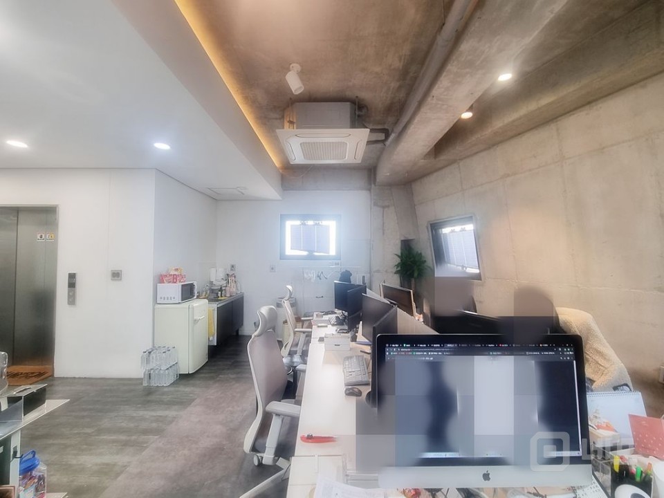 홍대역 3분 초역세권 동교동 내외관 퀄리티좋은 상가사무실!! 매물의 3번째 사진