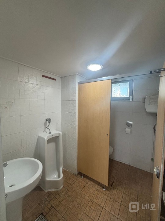 상수역 도보5분 주차1대 E/V있음 강변북로앞 사무실 기본 인테리어 완비 매물의 9번째 사진