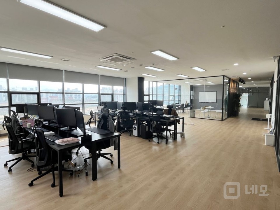 ✅대로변 트인 뷰  마곡동 룸인테리어 대형사무실✅ 매물의 3번째 사진