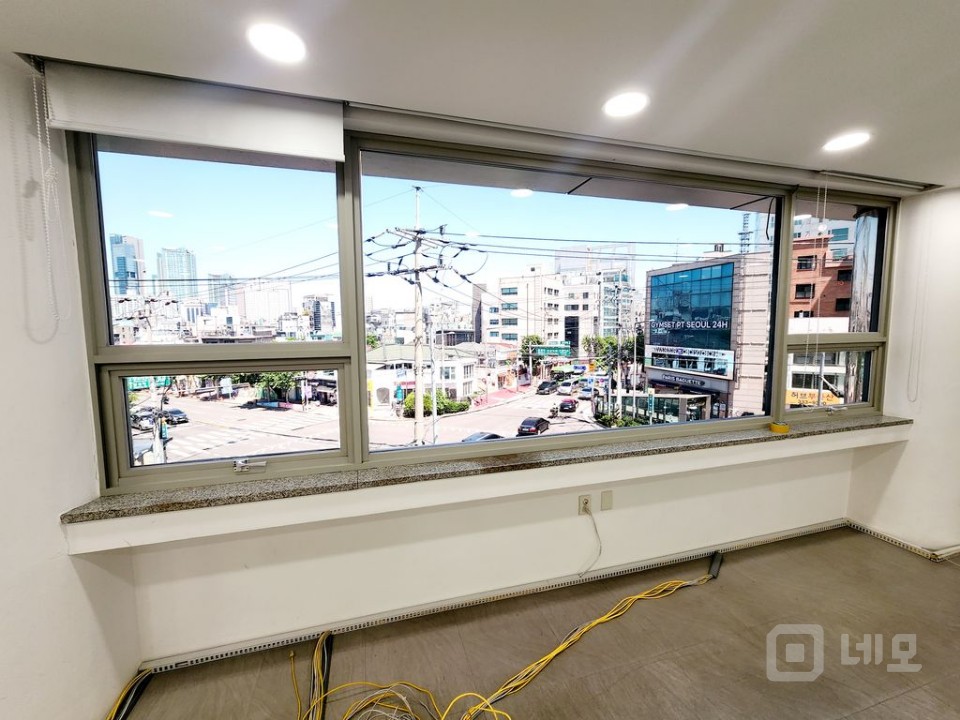 A급 사무실 O 시설 완비 O 룸 인테리어 O 주차 편리 O상수역 10초 매물의 8번째 사진